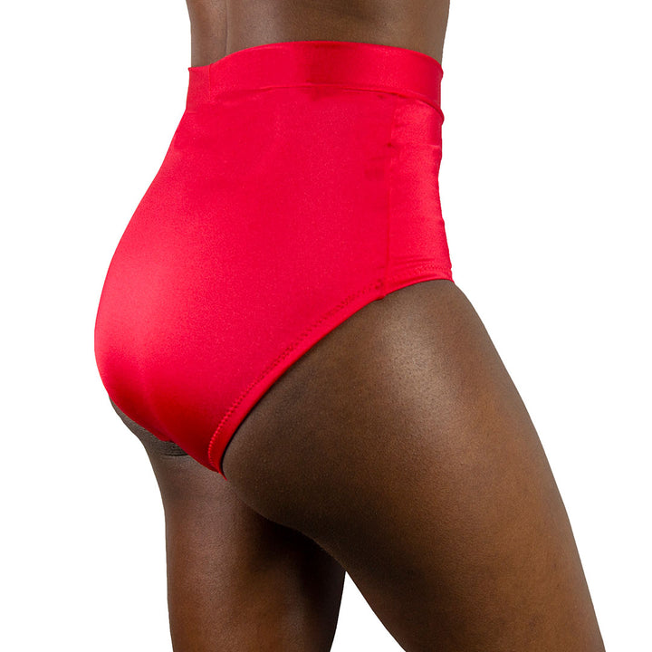 Digital sewing pattern featuring a retro high-waisted bikini bottom with moderate leg openings and full back coverage. Includes four view options and is modelled in red with a matching halter top. Format includes A4, US Letter, and A0. Sizes XS–XL. Video tutorial included.
diy high waisted bikini swimsuit patterns pdf gigipatterns
